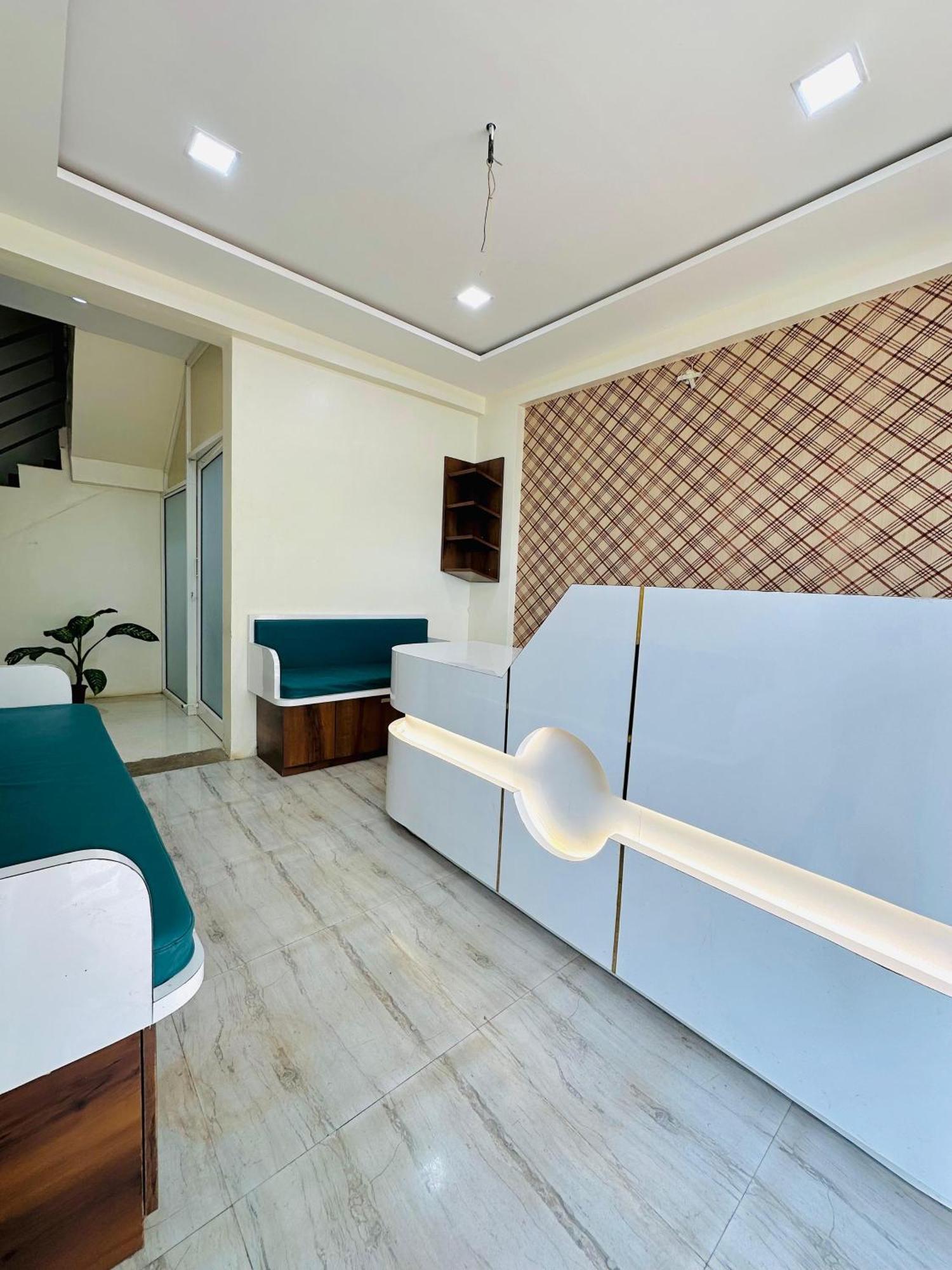 Hotel Elite Stay Пюн Екстериор снимка