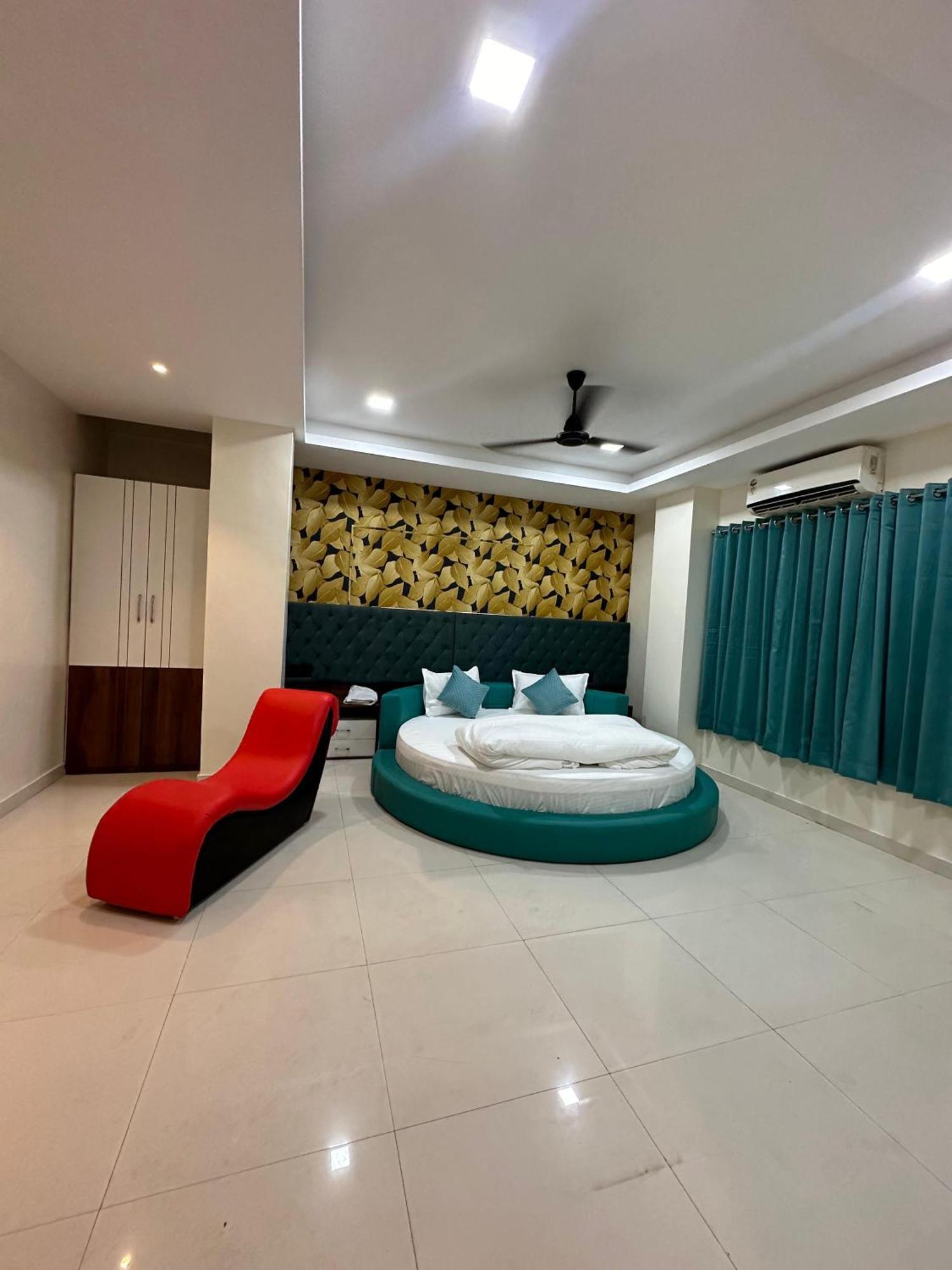 Hotel Elite Stay Пюн Екстериор снимка