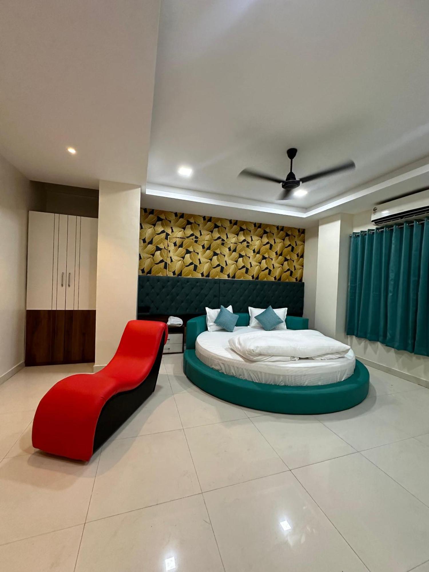 Hotel Elite Stay Пюн Екстериор снимка