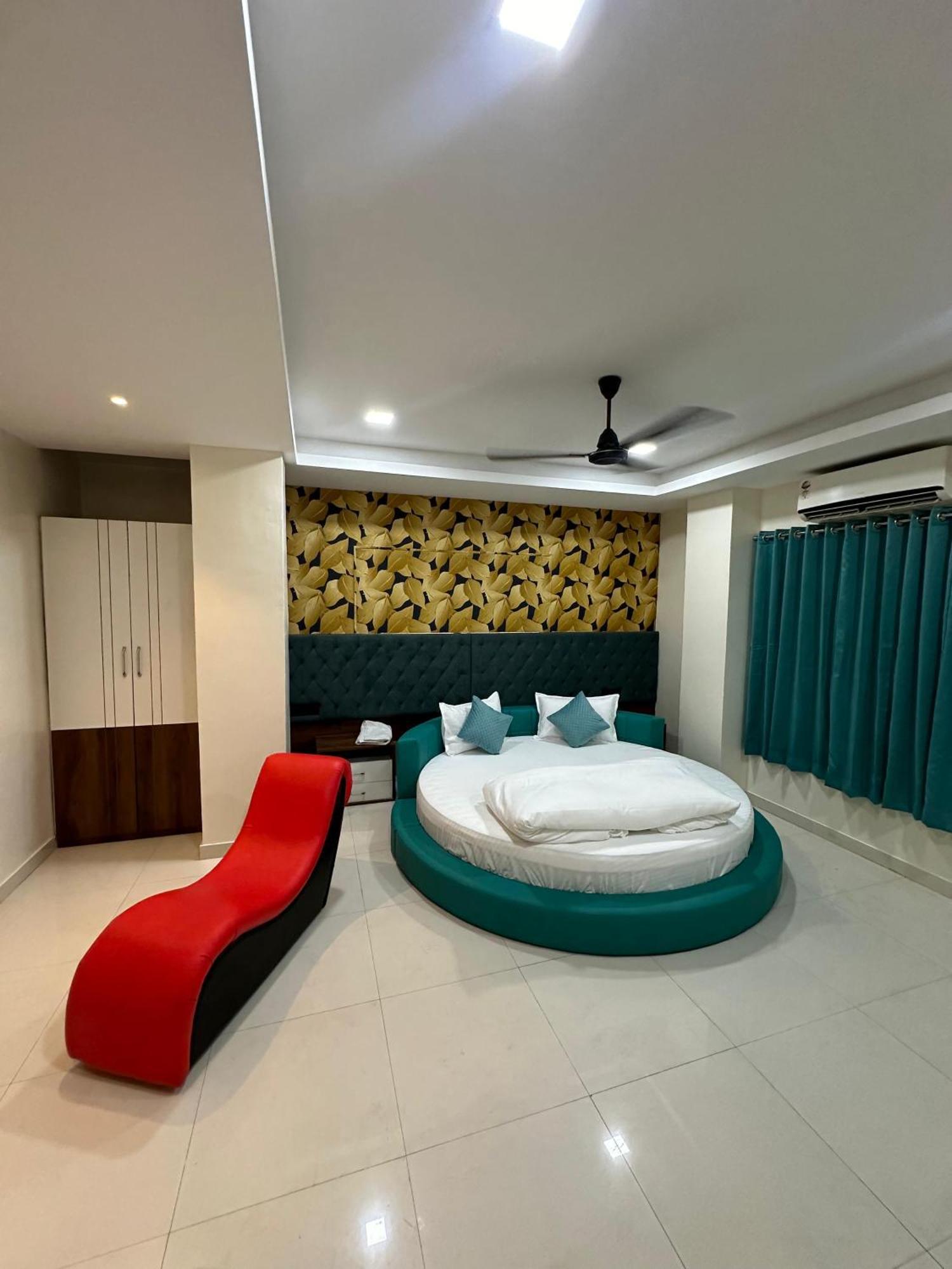 Hotel Elite Stay Пюн Екстериор снимка