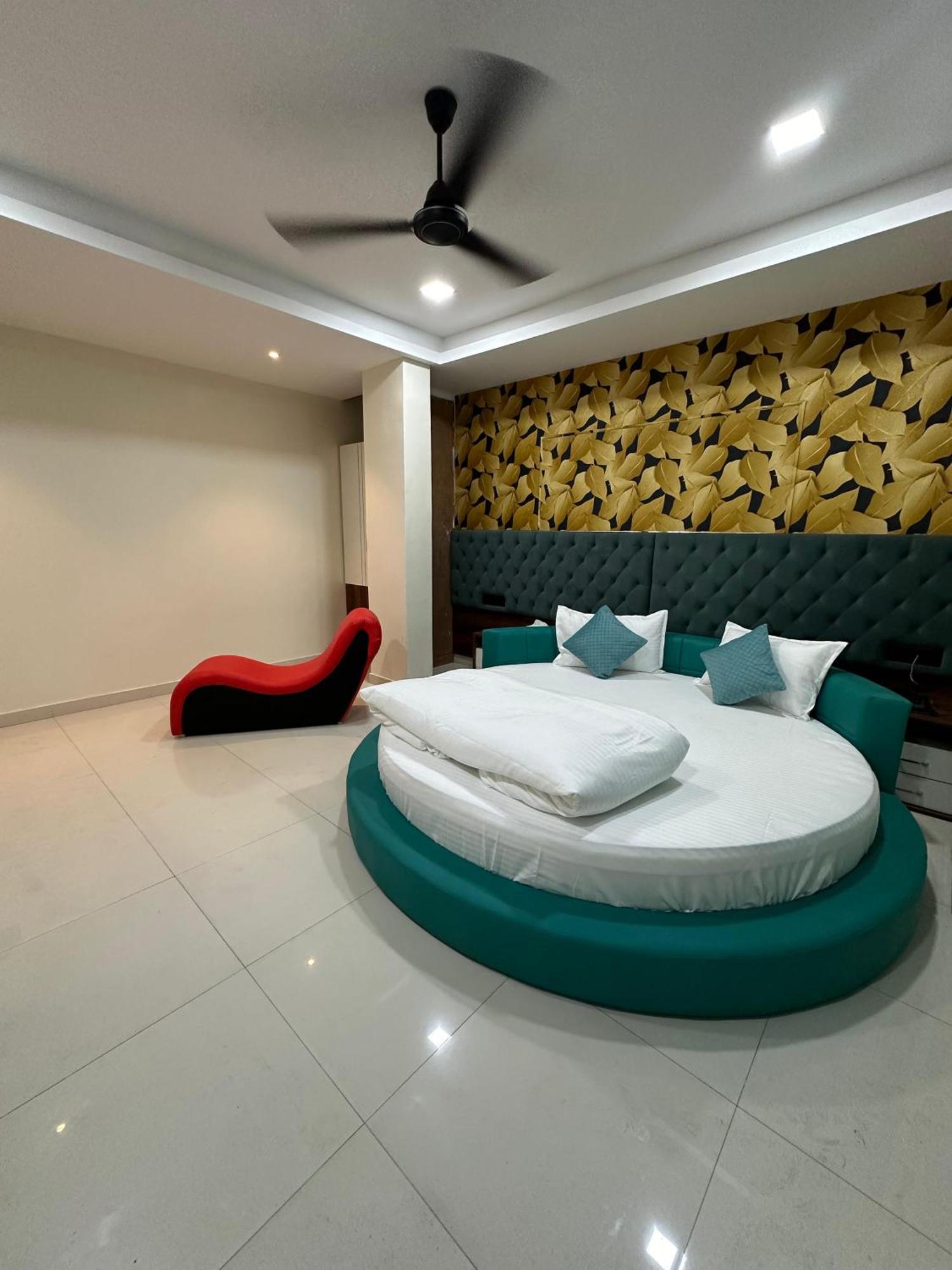 Hotel Elite Stay Пюн Екстериор снимка
