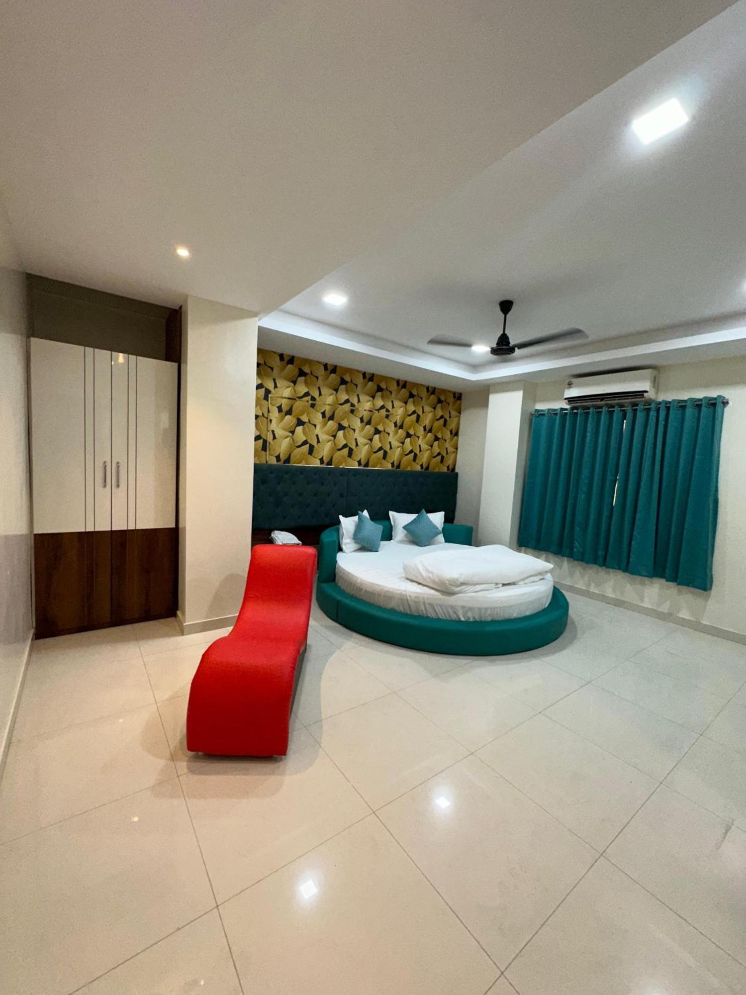 Hotel Elite Stay Пюн Екстериор снимка